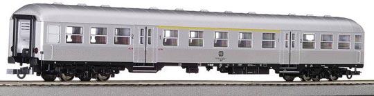 Passenger car 1st/2nd class Silberling<br /><a href='images/pictures/Roco/45489.jpg' target='_blank'>Full size image</a>